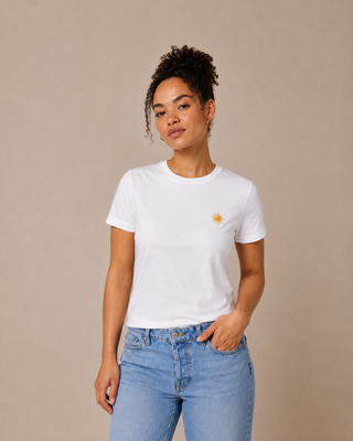 T-shirt ajusté « Soleil brodé »