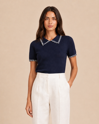Polo marine à détails