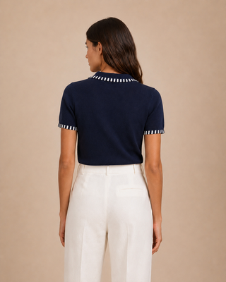 Polo marine à détails