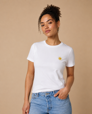 T-shirt ajusté « Soleil brodé »